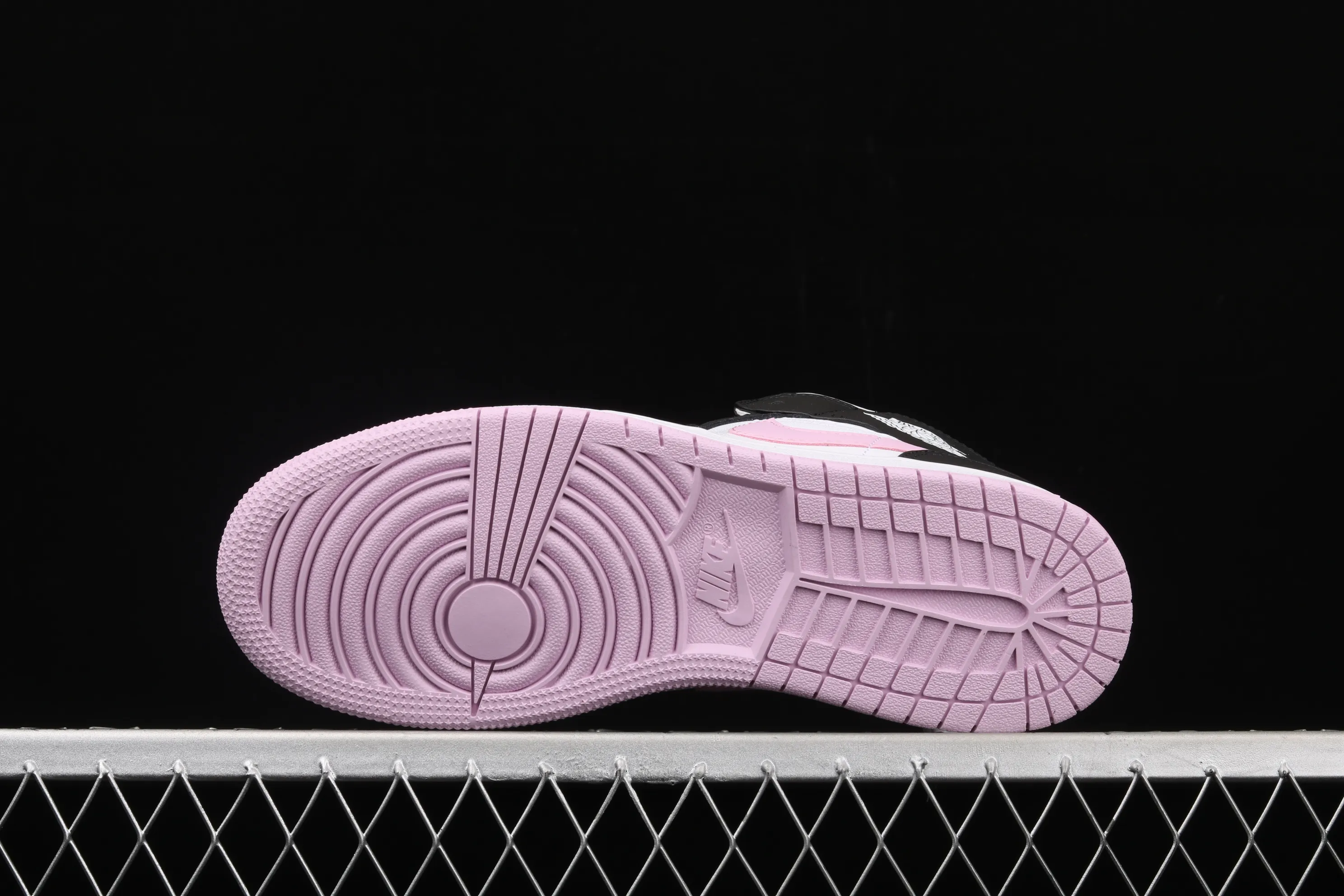 All categories Air Jordan Jordan series basketball shoes Air Jordan 1 Mid Air Jordan 1 Mid GS AJ1 Joe 1 China Pink White Panda 555112-103